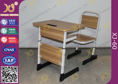 中国 鉄の足ねじ小学校のために置かれる調節可能な学生の机および椅子 サプライヤー