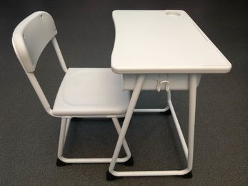 中国 空学生の机および椅子はプラスチックあと振れ止め/上のテーブルと置きました サプライヤー